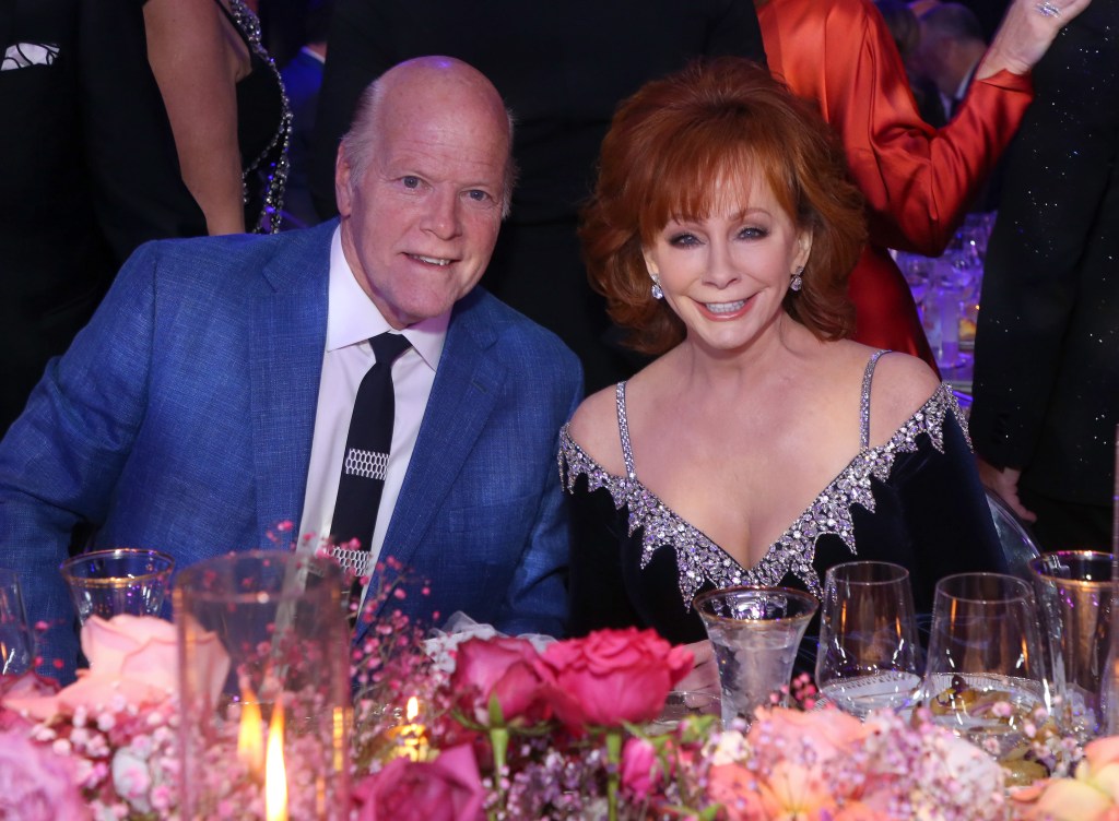 Rex Linn and Reba McEntire attend Inaugural Gateway Celebrity Fight Night on March 12, 2022 in Phoenix, Arizona.