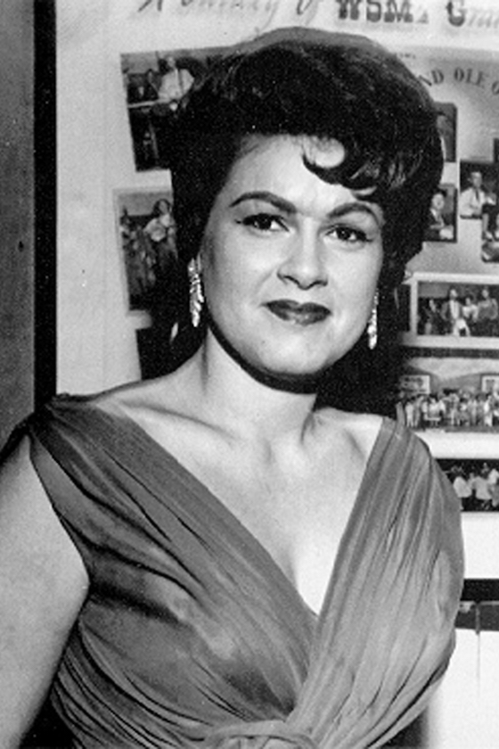 UNSPECIFIED - CIRCA 1970: Photo of Patsy Cline 