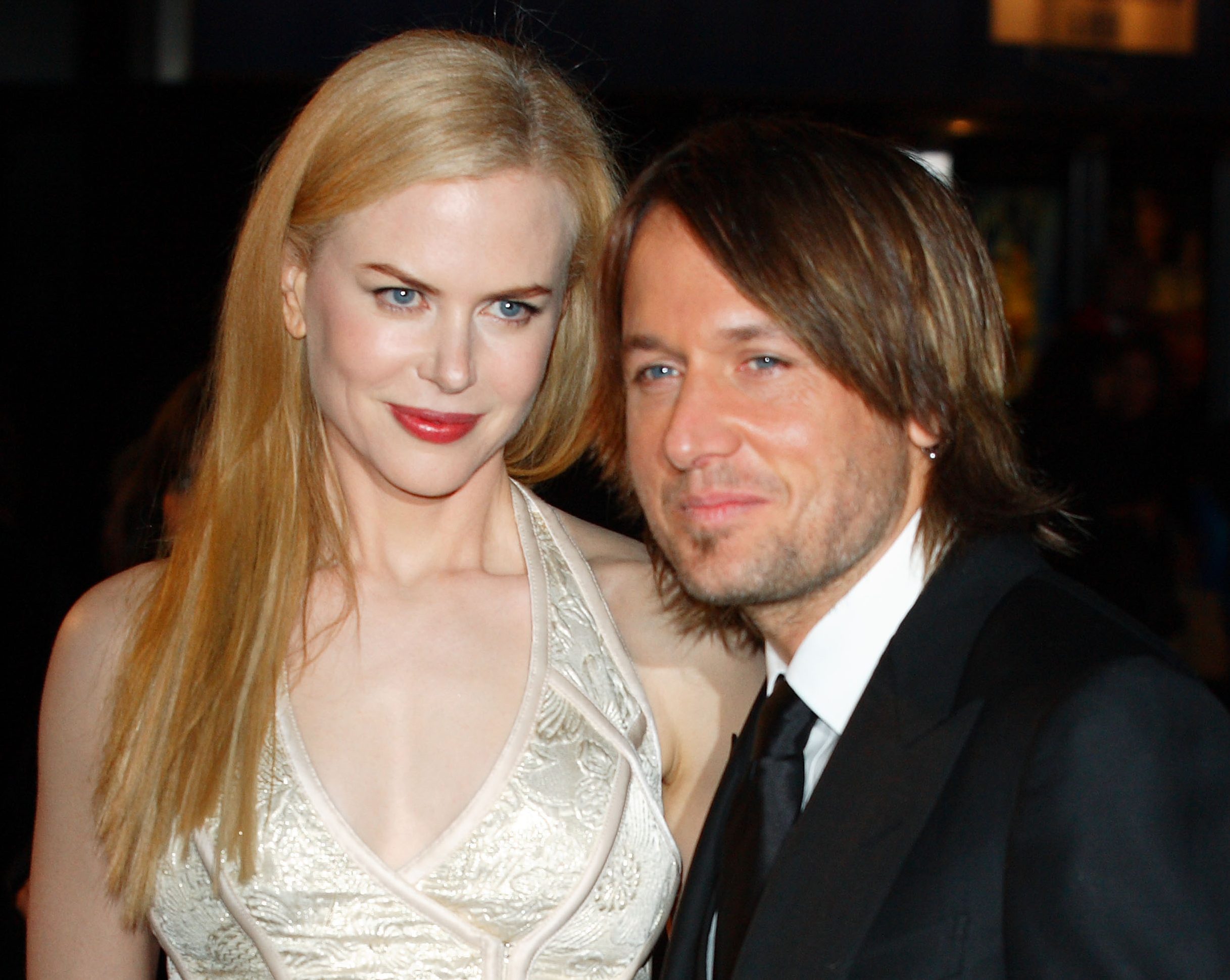 LONDON - NOVEMBER 27: Nicole Kidman and Keith Urban arrives at the World Premiere of The Golden Compass at the Odeon Leicester Square in London on the 27 November 2007 