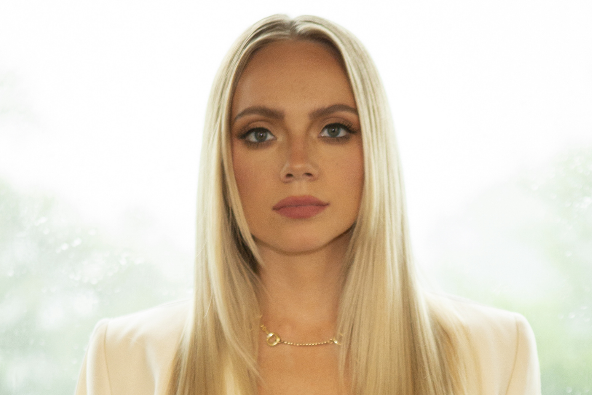 press photo of Danielle Bradbery