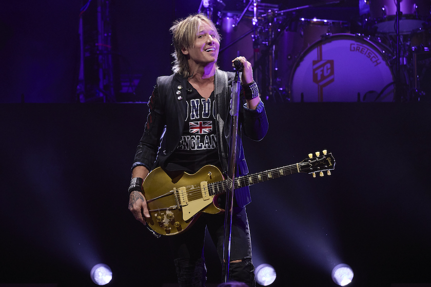 LONDON, ENGLAND - MAY 06: (EDITORIAL USE ONLY) Keith Urban performs at Eventim Apollo on May 06, 2022 in London, England.