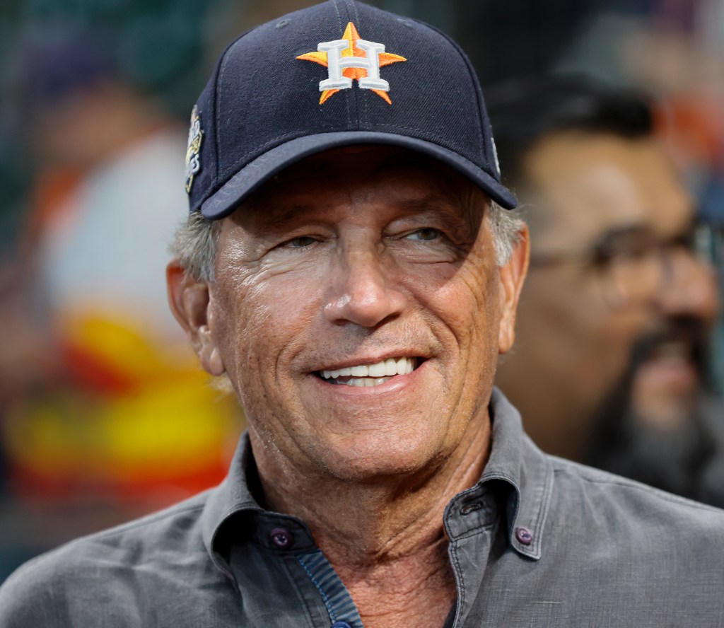 HOUSTON, TEXAS - NOVEMBER 05: Country western great George Strait at  Game Six of the 2022 World Series between the Houston Astros and Philadelphia Phillies at Minute Maid Park on November 05, 2022 in Houston, Texas.