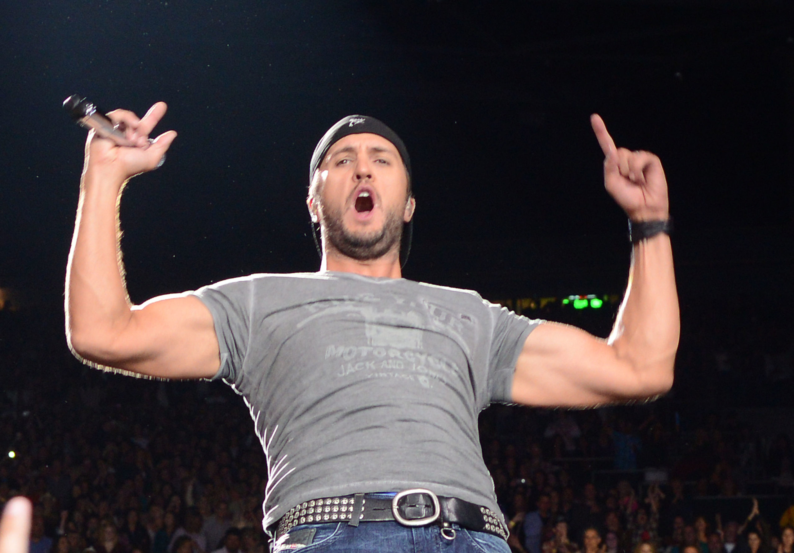 CONCORD, CA - OCTOBER 17: Luke Bryan performs during the 'That's My Kind of Night' tour at the Concord Pavilion on October 17, 2014 in Concord, California. 