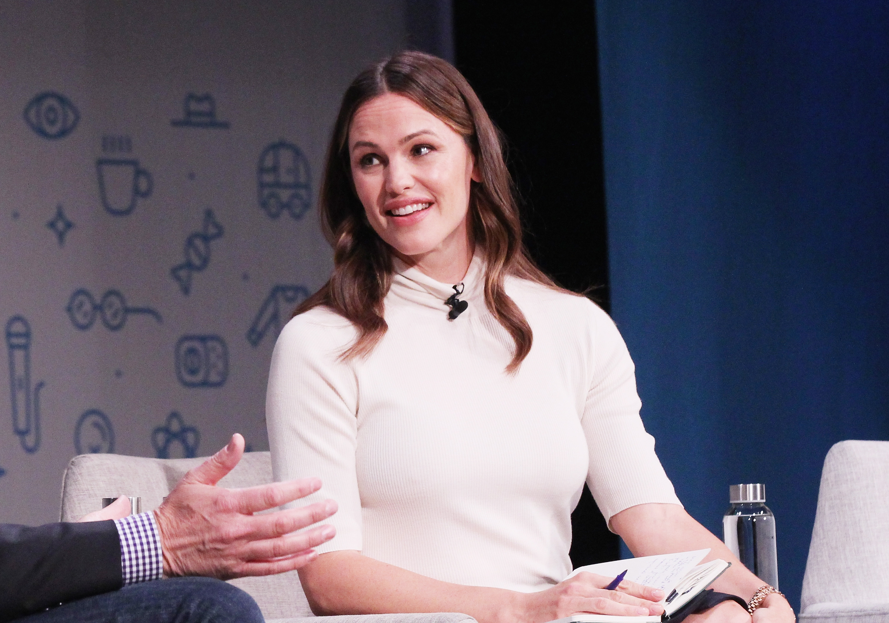 NEW YORK, NY - OCTOBER 25:  Co-Founder and Chief Brand Officer for Once Upon a Farm Jennifer Garner speaks onstage for "Farm?