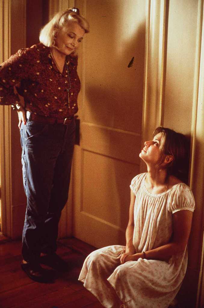 American actresses Sandra Bullock and Gena Rowlands star in a scene from 'Hope Floats' directed by Forest Whitaker, 1998.