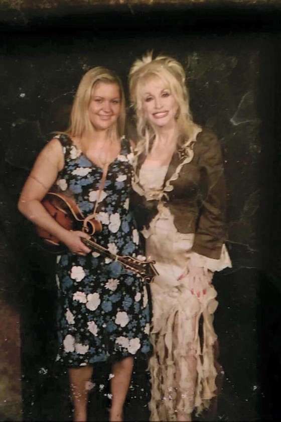 Naomi Reiser's controversial photo with Dolly Parton