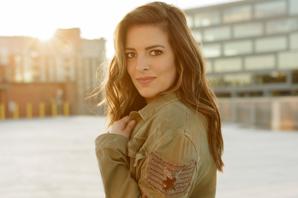 Taryn Papa press photo