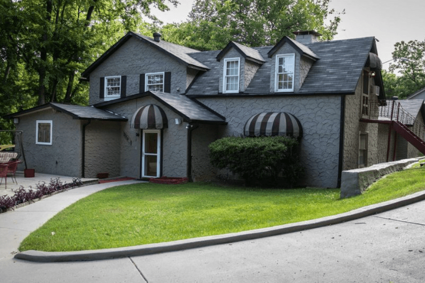 Exterior shot of Dolly Parton's former Nashville home