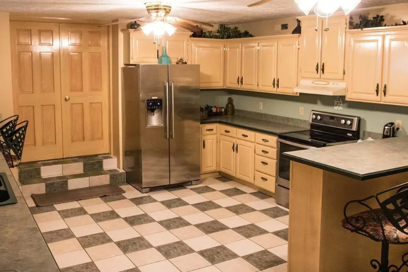 Kitchen of Dolly Parton's former Nashville home