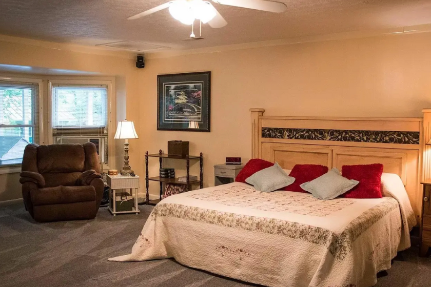 Primary bedroom in Dolly Parton's former Nashville home