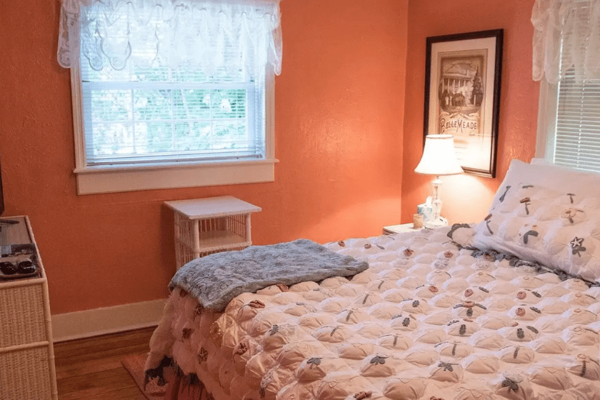 Bedroom in Dolly Parton's former Nashville home