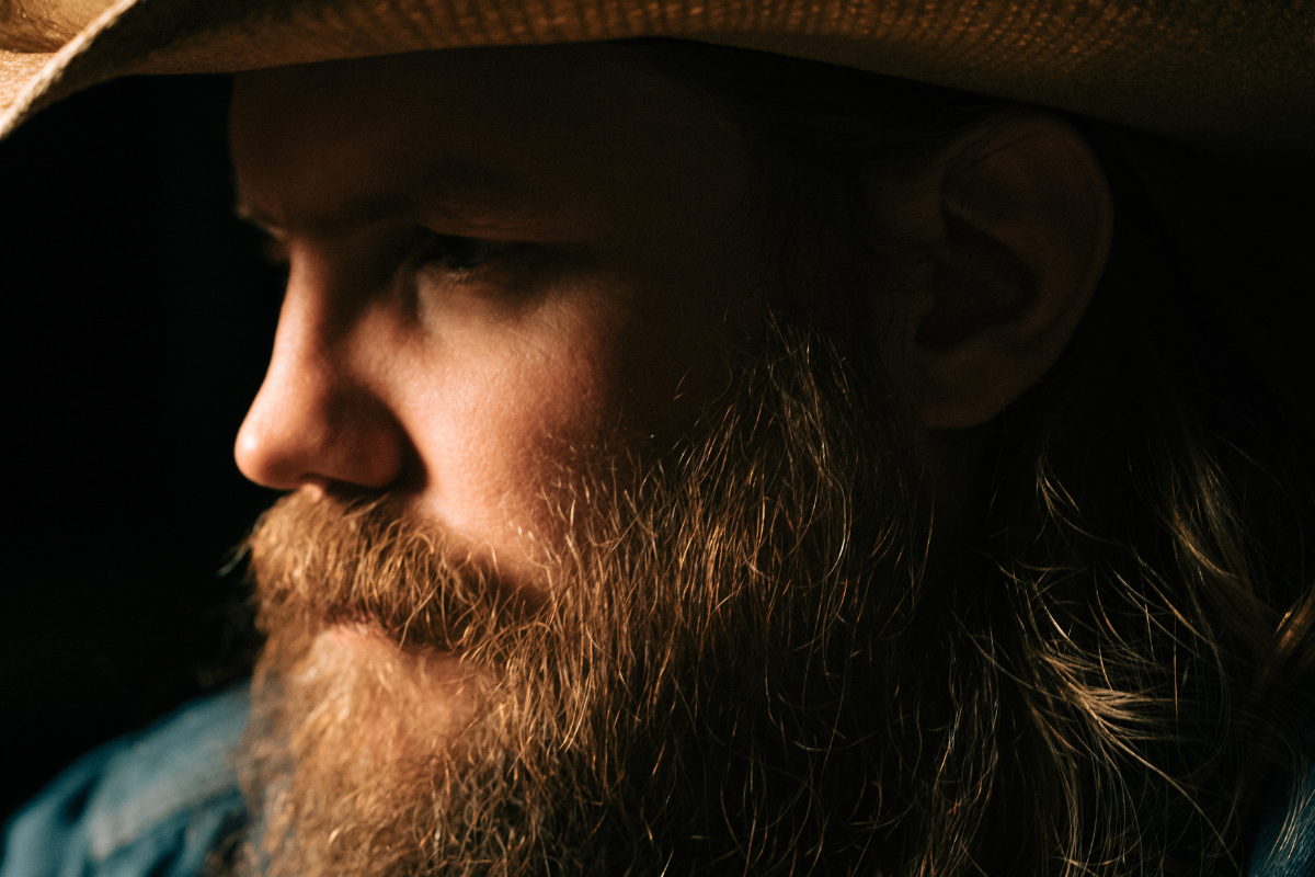 Chris Stapleton side profile photo