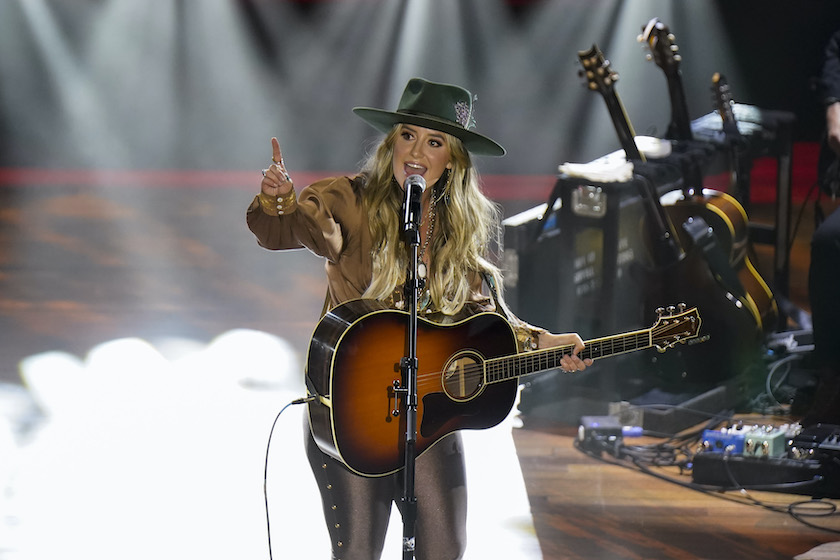 NASHVILLE, TENNESSEE - AUGUST 24: Lainey Wilson performs during the 15th Annual Academy Of Country Music Honors at Ryman Auditorium on August 24, 2022 in Nashville, Tennessee. 