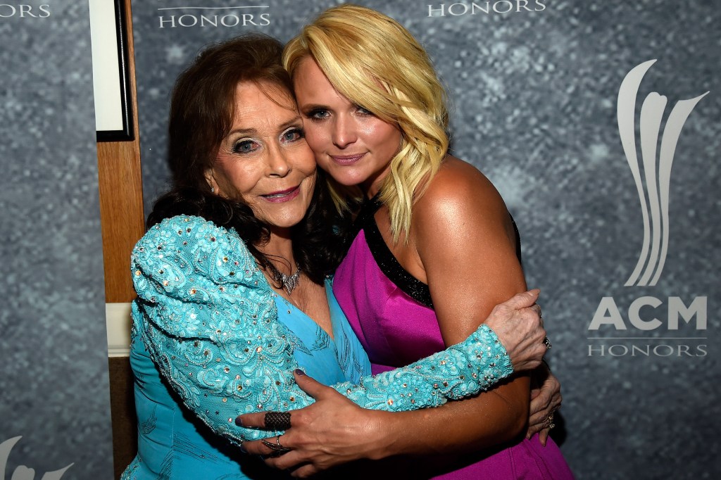 Loretta Lynn and Miranda Lambert pose backstage during the 9th Annual ACM Honors at the Ryman Auditorium on September 1, 2015 in Nashville, Tennessee.