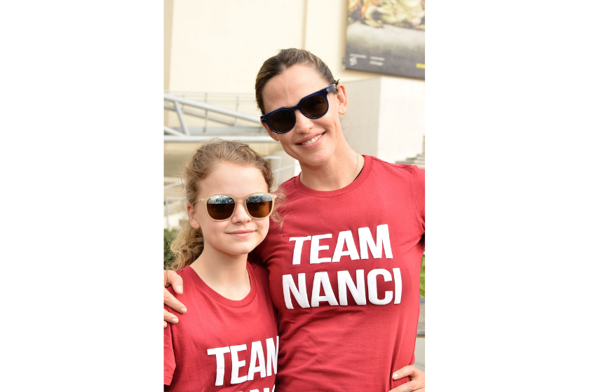Kylie Rogers and Jennifer Garner attend the The ALS Association Golden West Chapter Los Angeles County Walk To Defeat ALS at Exposition Park on October 16, 2016 in Los Angeles, California