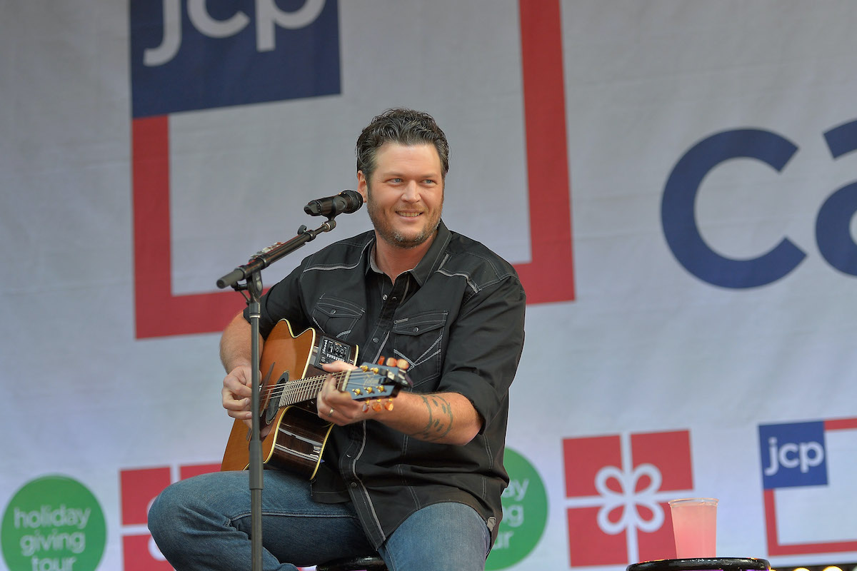 CULVER CITY, CA - DECEMBER 08: CMA Entertainer of the Year and coach on NBC's hit TV show "The Voice" Blake Shelton performs at jcpenney at Westfield Culver City to wrap up the jcp Holiday Giving Tour - a 12 day tour across the U.S. in which jcpenney will carry out a special act of generosity in a new city each day - at Westfield Culver City Shopping Mall on December 8, 2012 in Culver City, California.