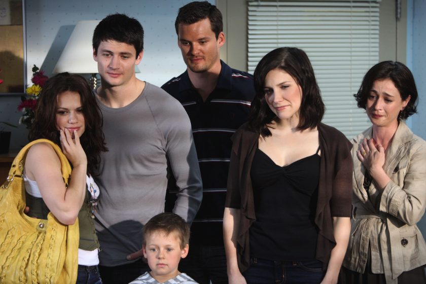 Sophia Bush, Moira Kelly, James Lafferty, Bethany Joy Lenz, Austin Nichols, and Jackson Brundage in One Tree Hill (2003)