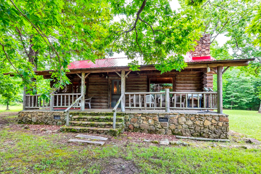 Willie Nelson log cabin