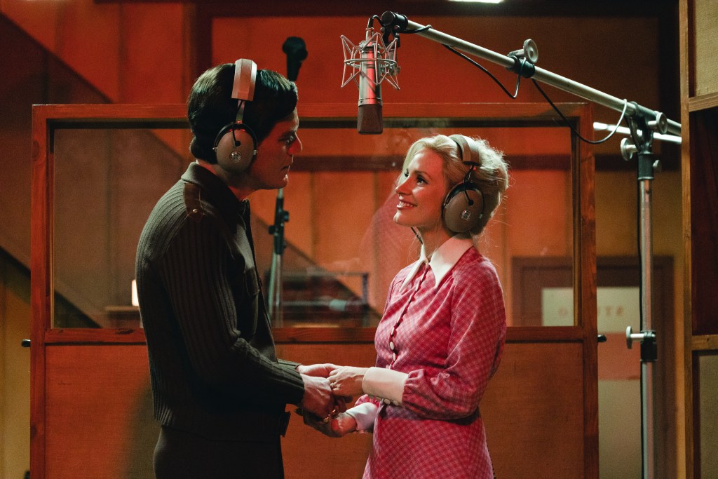 Jessica Chastain and Michael Shannon in "George and Tammy"