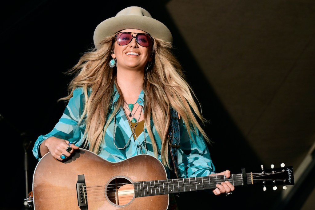 SAN DIEGO, CALIFORNIA - NOVEMBER 18: Lainey Wilson performs during the Wonderfront Music & Arts festival at Seaport Villiage on November 18, 2022 in San Diego, California.