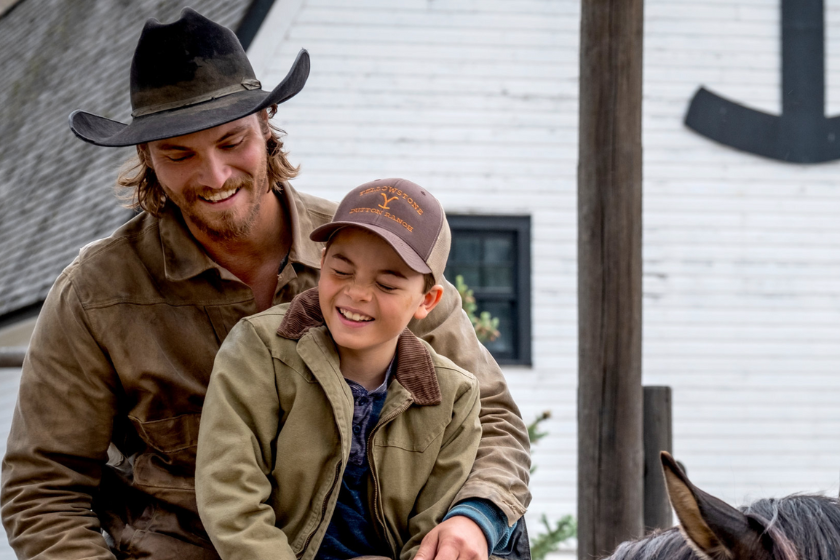Tate and Kayce Dutton riding a horse on 'Yellowstone'