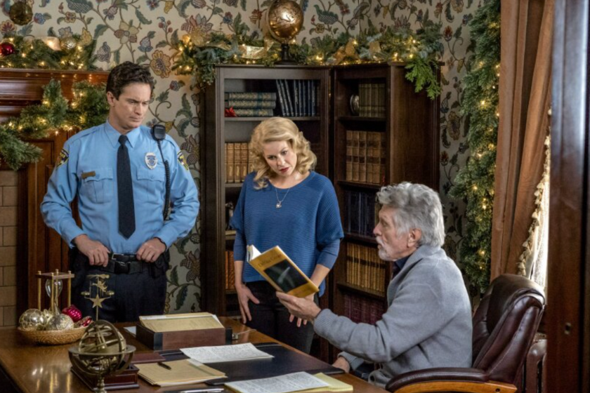 Oliver Hudson, Candace Cameron Bure, and Tom Skerritt in 'Journey Back to Christmas'