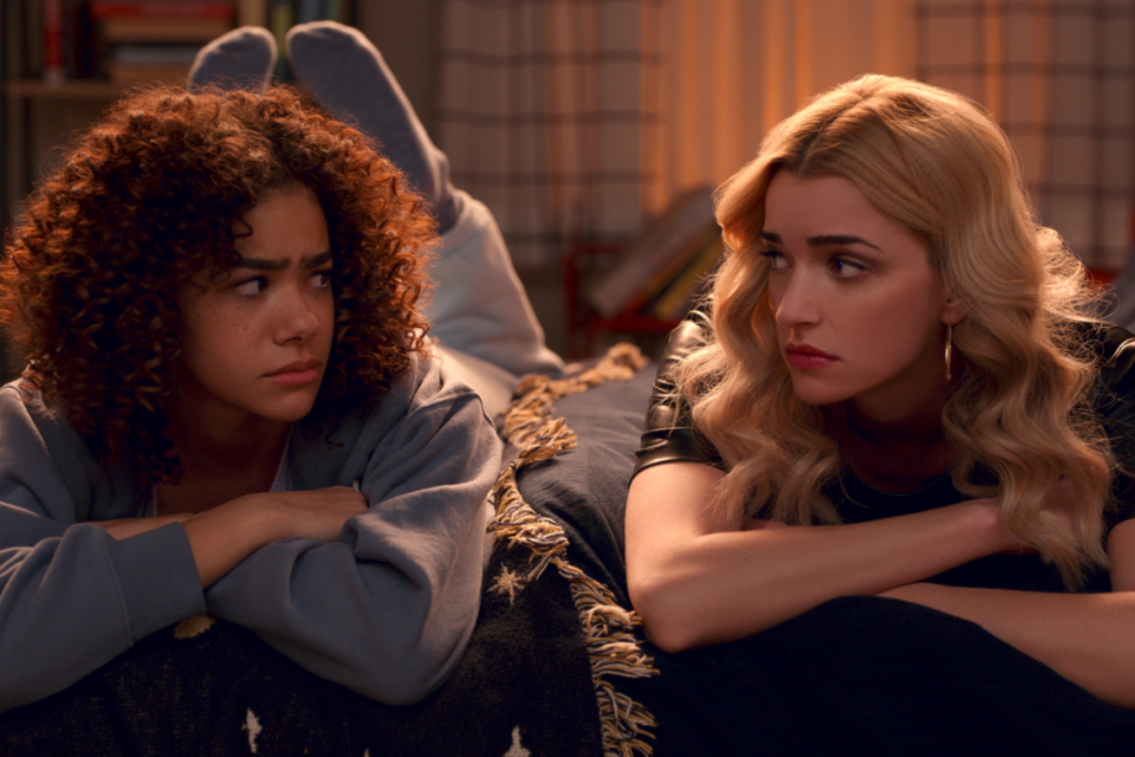 Antonia Gentry as Ginny, Brianne Howey as Georgia in episode 209 of Ginny & Georgia.