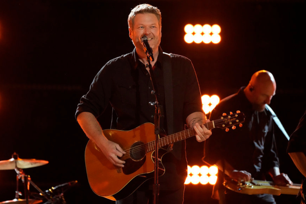 Blake Shelton performs "No Body" on "The Voice"