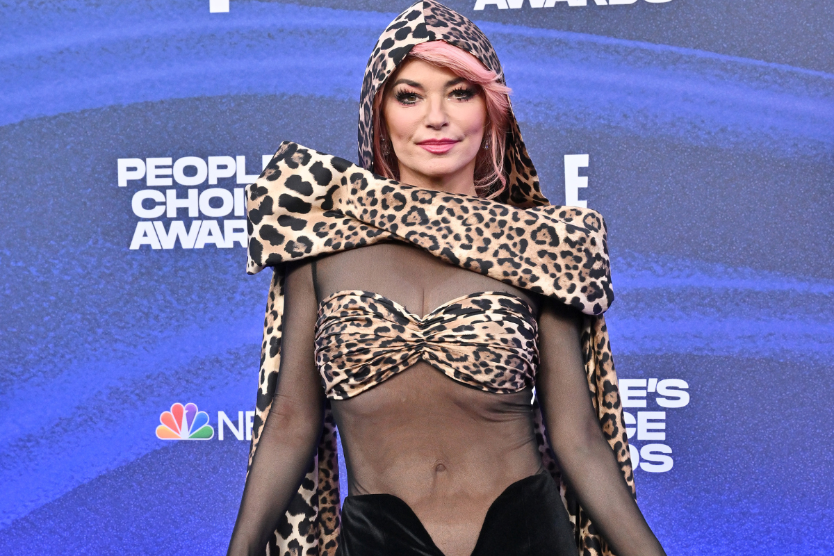 Shania Twain attends the 2022 People's Choice Awards at Barker Hangar on December 06, 2022 in Santa Monica, California.