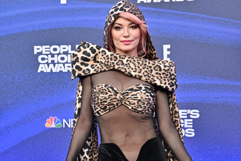 Shania Twain attends the 2022 People's Choice Awards at Barker Hangar on December 06, 2022 in Santa Monica, California.