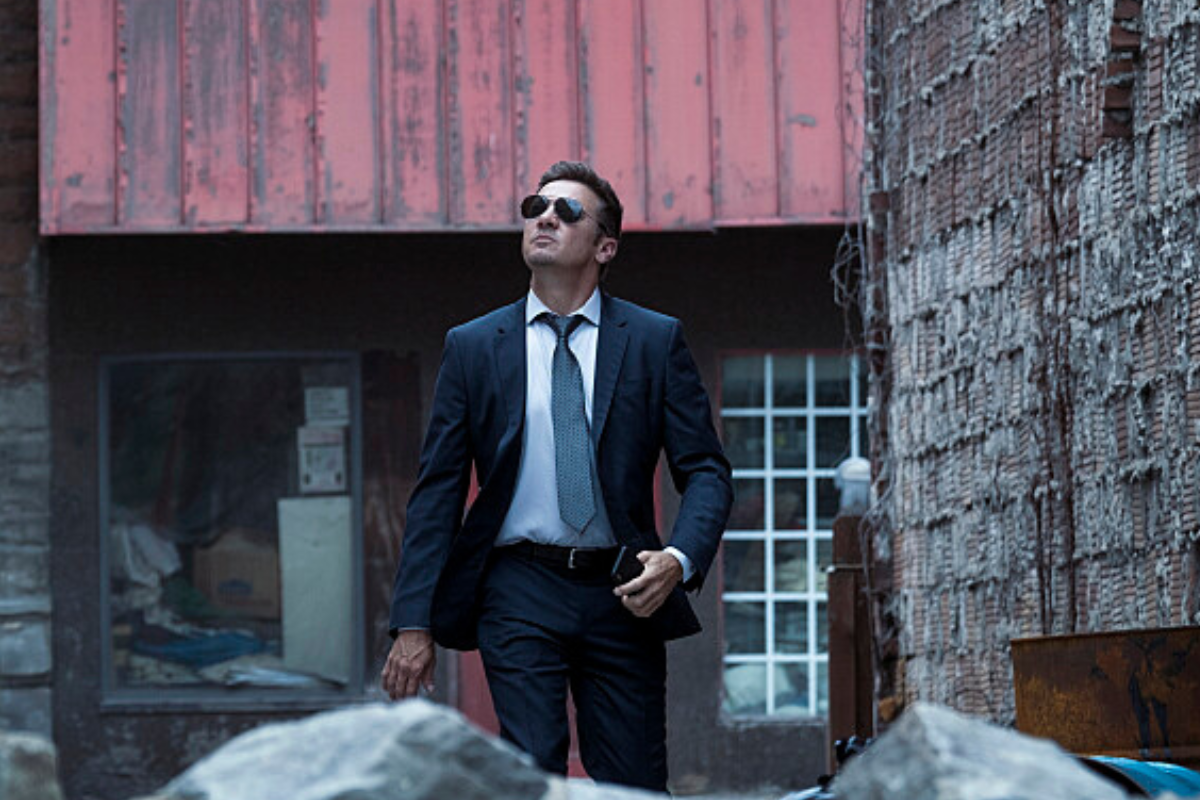“Staring at the Devil” - Jeremy Renner as Mike McLusky in season 2, episode 2 of the Paramount+ series MAYOR OF KINGSTOWN. Photo Cr: Dennis P. Mong Jr./