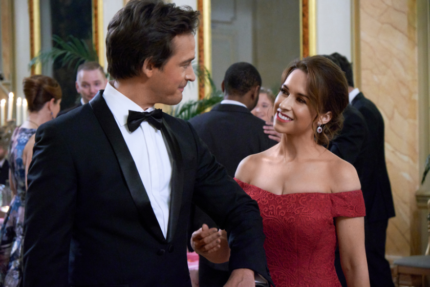 Will Kemp, Lacey Chabert in Hallmark movie 'Love, Romance and Chocolate'