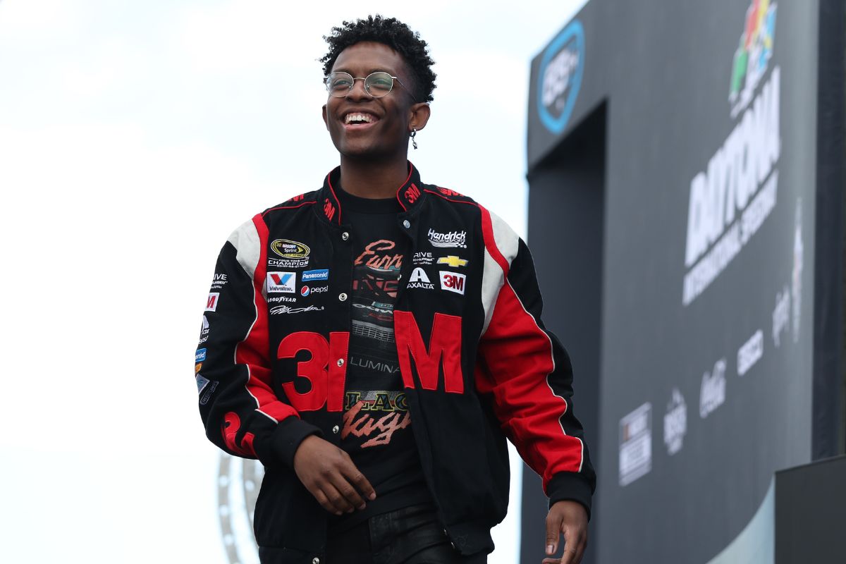 BRELAND performs at Daytona 500