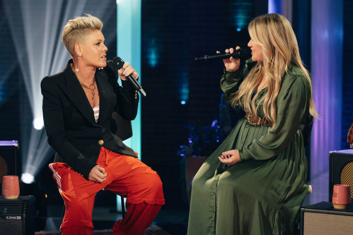 Pink and Kelly Clarkson perform on "The Kelly Clarkson Show"