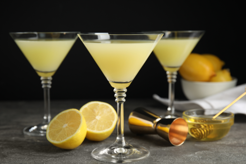 bee's knees cocktail stock photo
