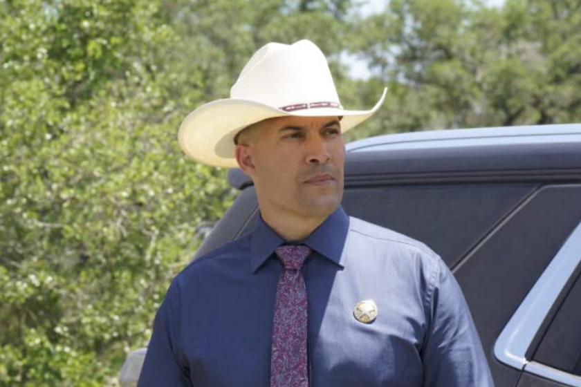 Coby Bell in 'Walker'