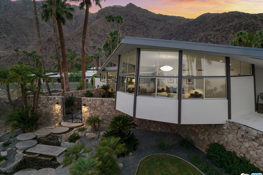 Elvis and Priscilla's Honeymoon House