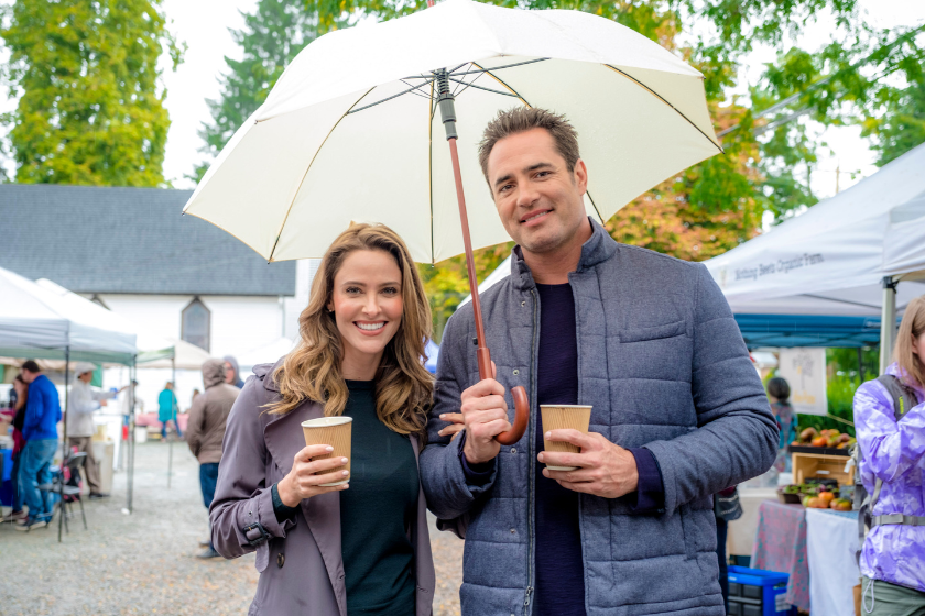 Jill Wagner, Victor Webster in 'A Harvest Wedding'