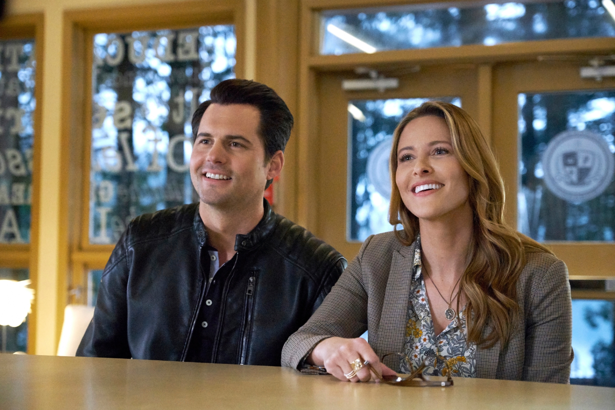 Kristoffer Polaha, Jill Wagner in Hallmark series Mystery 101
