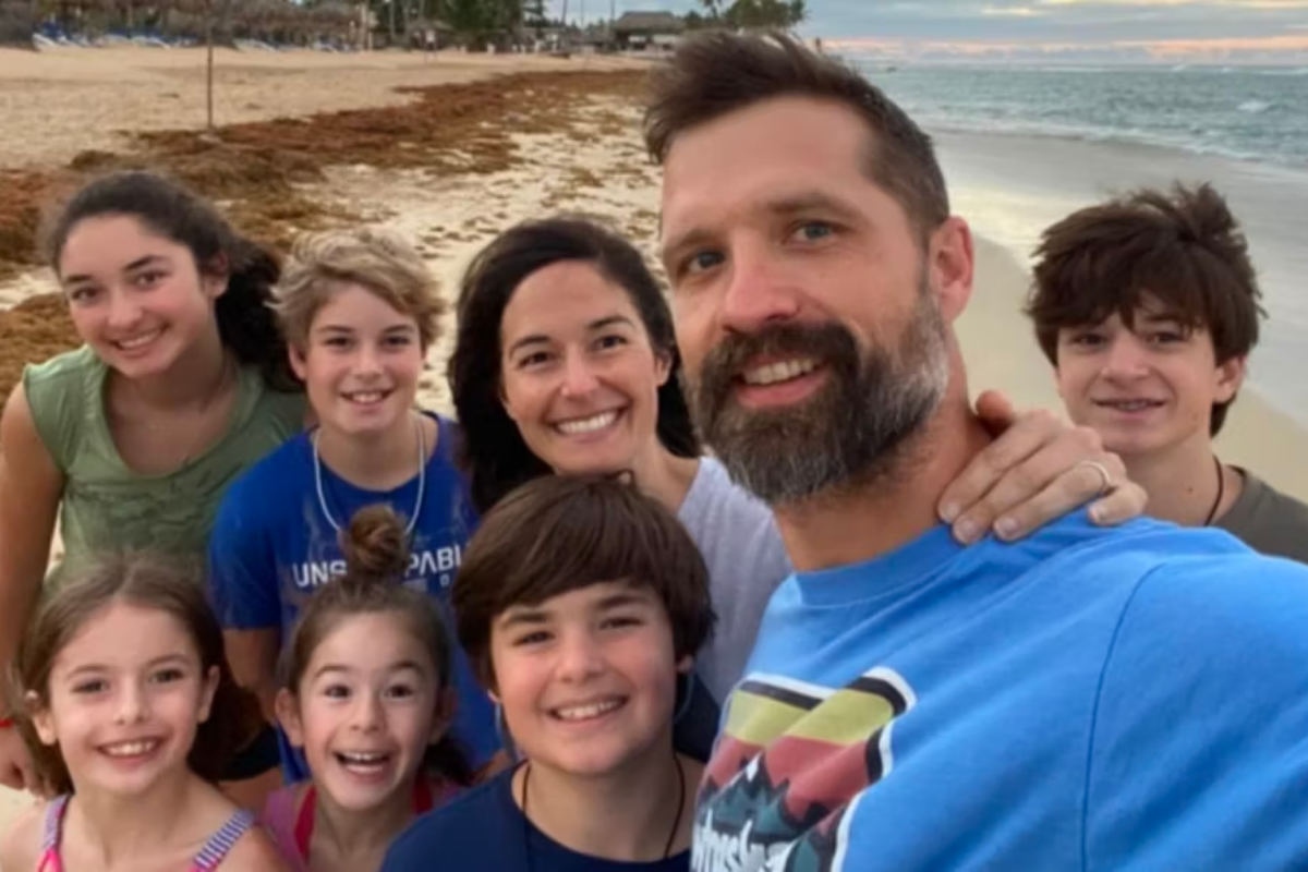Walker Hayes and family