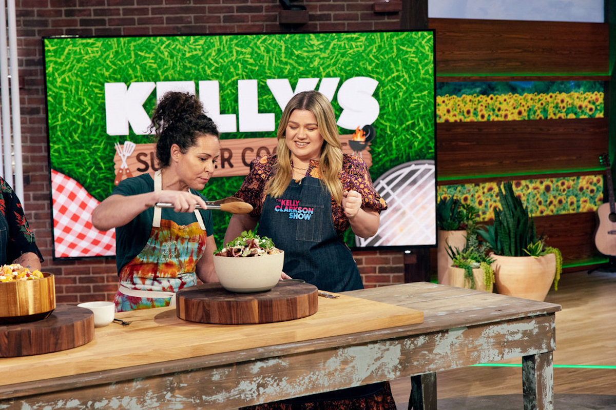 THE KELLY CLARKSON SHOW -- Episode J133 -- Pictured: (l-r) Stephanie Izard, Kelly Clarkson --