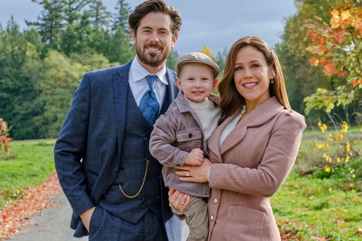 Chris McNally, Hyland Goodrich, Erin Krakow in 'When Calls the Heart' season 9