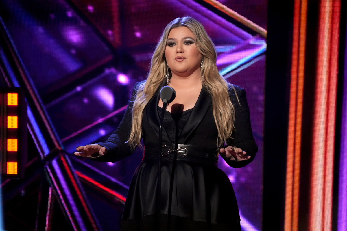HOLLYWOOD, CALIFORNIA - MARCH 27: Kelly Clarkson performs at the 2023 iHeartRadio Music Awards at Dolby Theatre on March 27, 2023 in Hollywood, California.