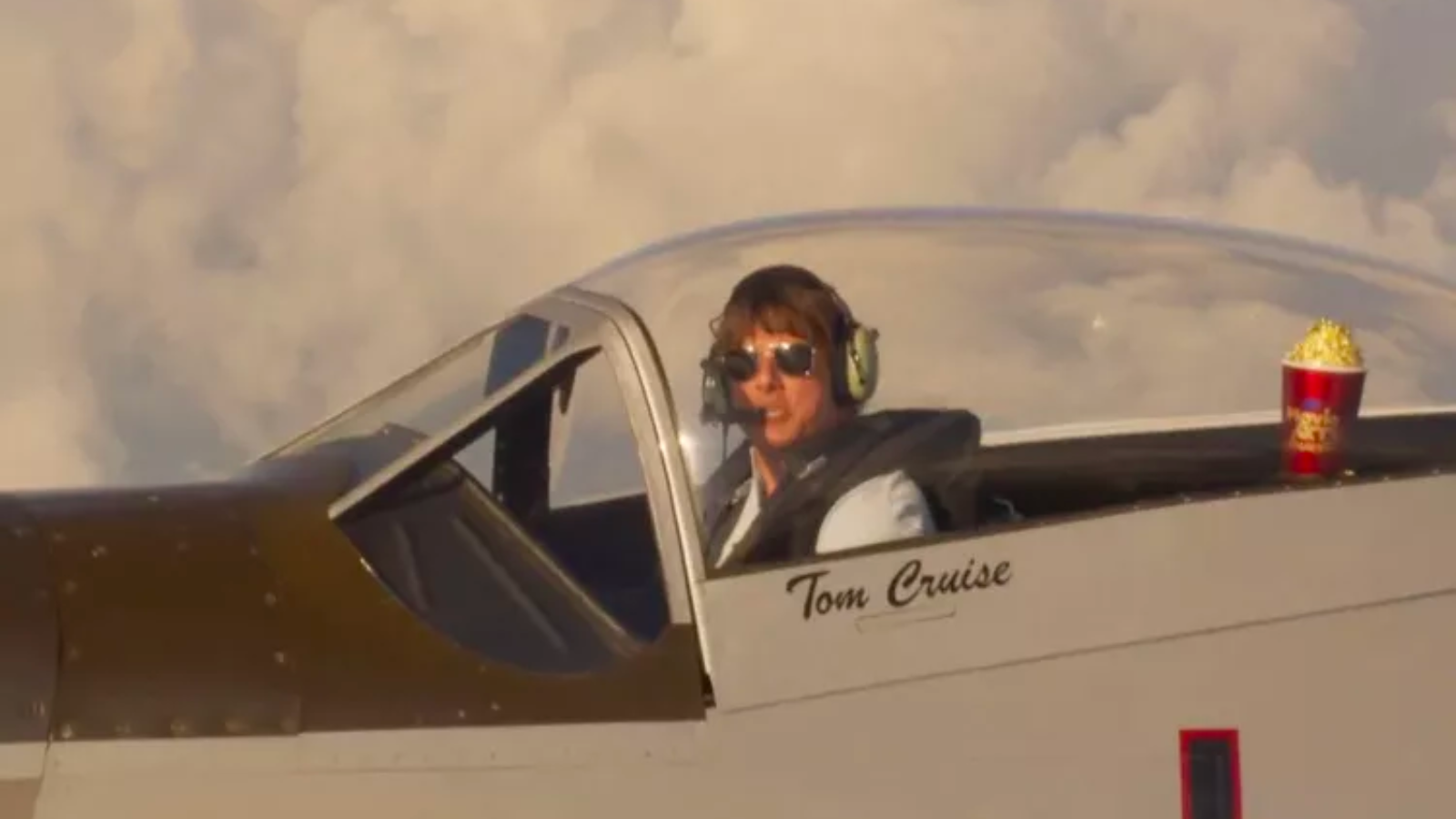 Tom Cruise in fighter jet