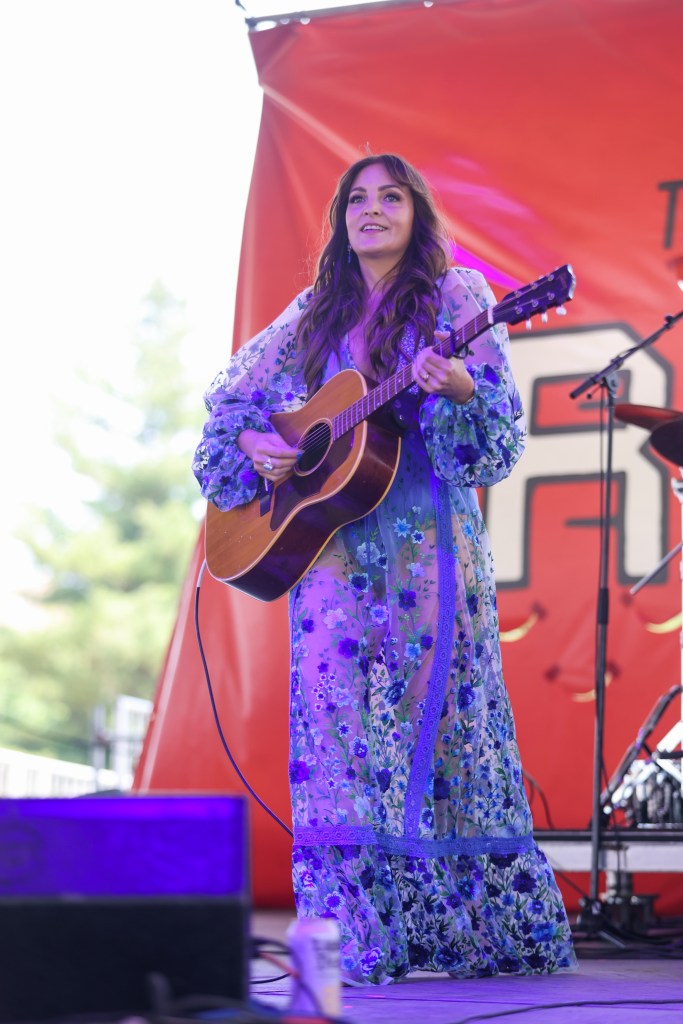 Brit Taylor at Railbird