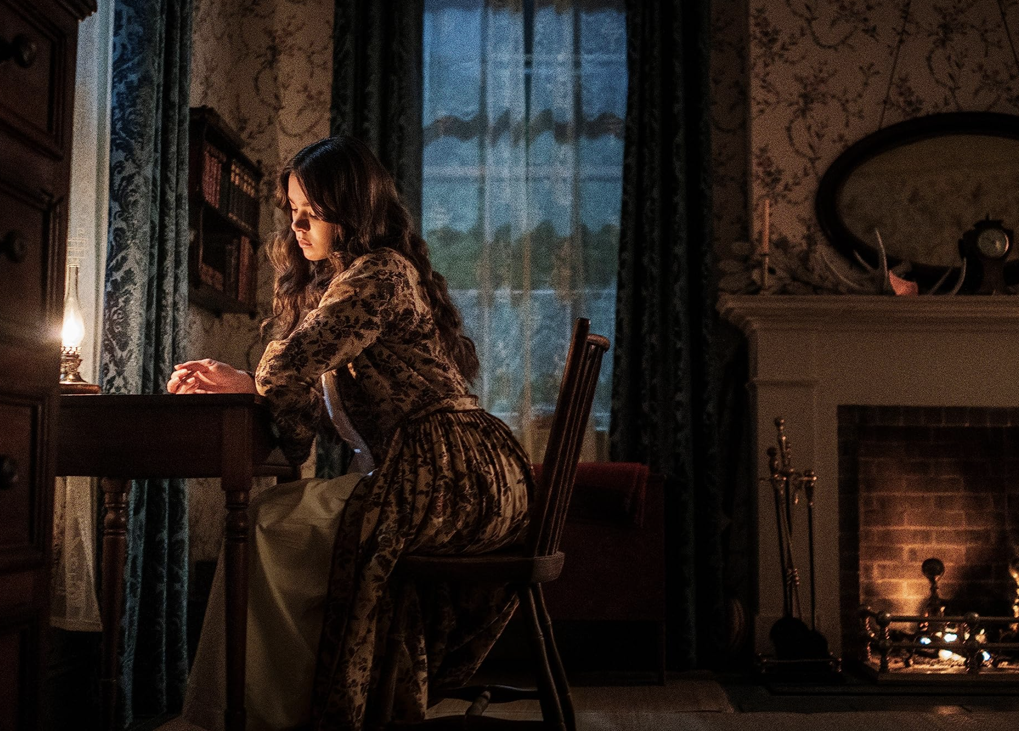 Hailee Steinfeld in 'Dickinson'