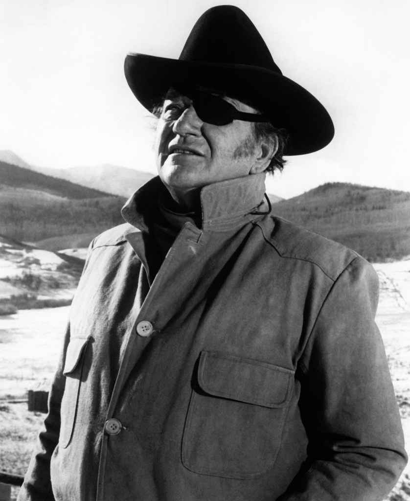 John Wayne Iconic Portrait TRUE GRIT as Rooster Cogburn Original 8x10 Photograph VG/Near Mint.
