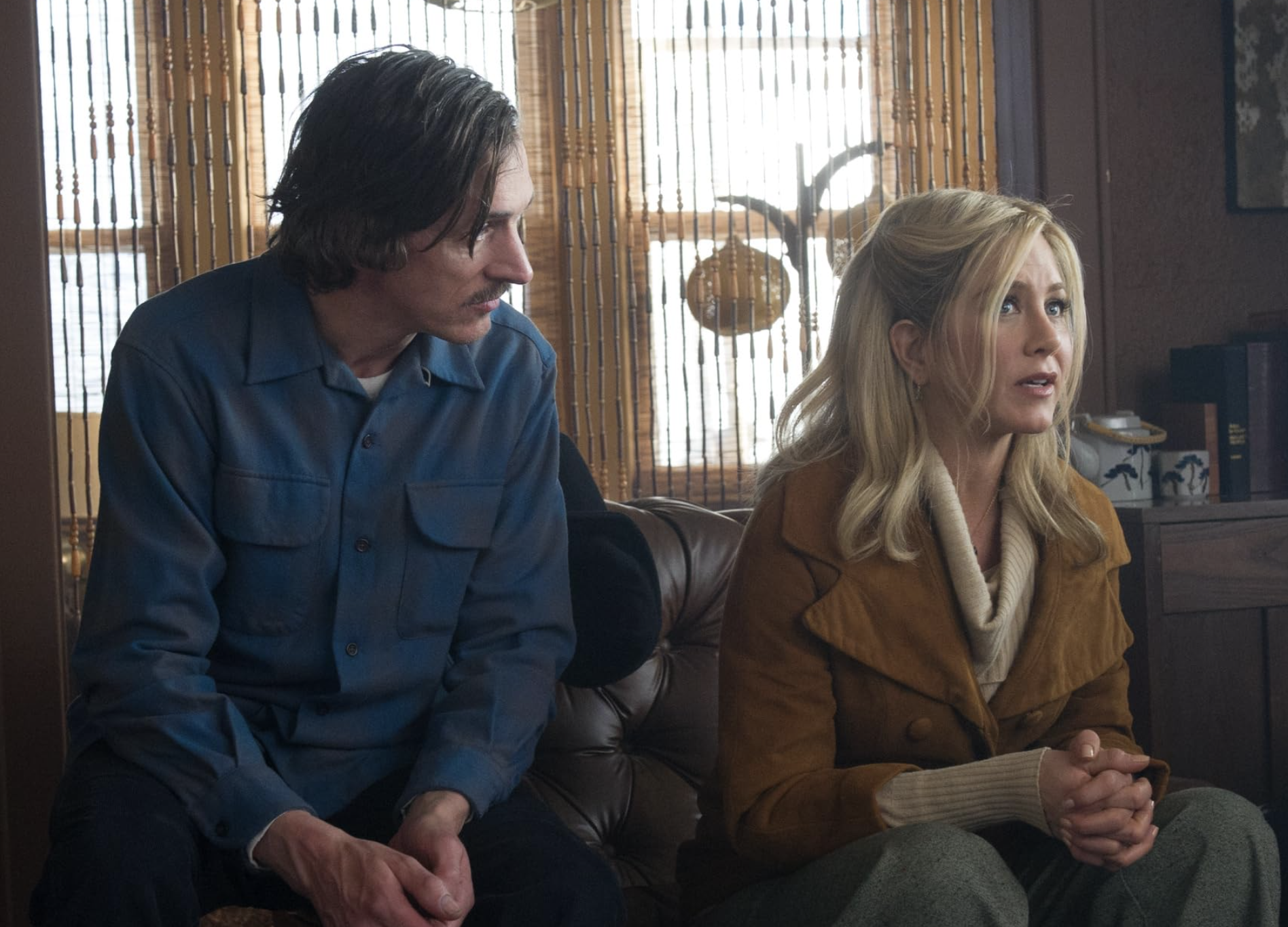 Jennifer Aniston and John Hawkes in Life of Crime (2013)