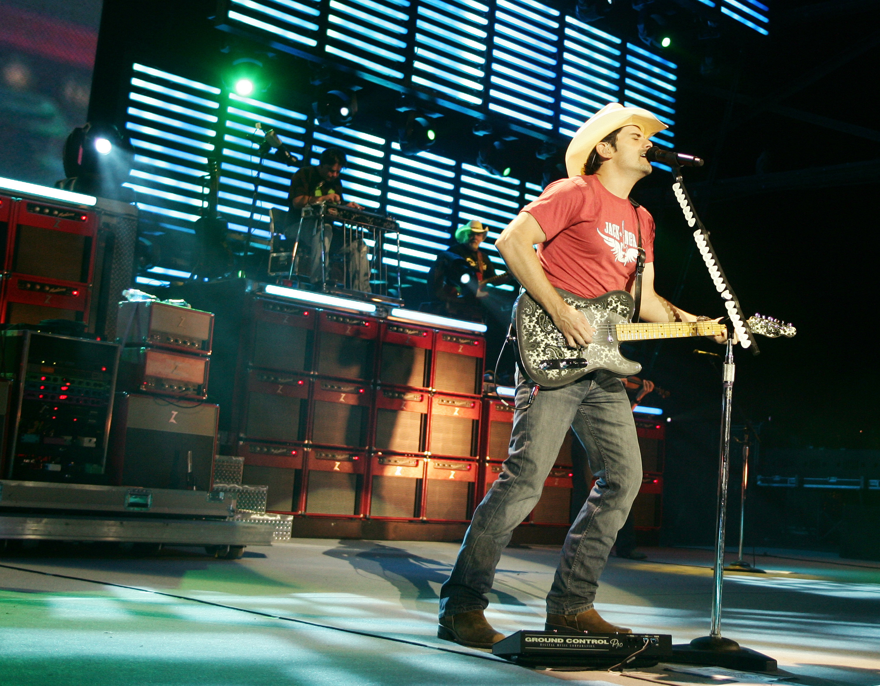 Brad Paisley during Brad Paisley performs in Kansas City on May 11, 2007 at Verizon Wireless Amphitheater in Bonner Springs, Kansas, United States.
