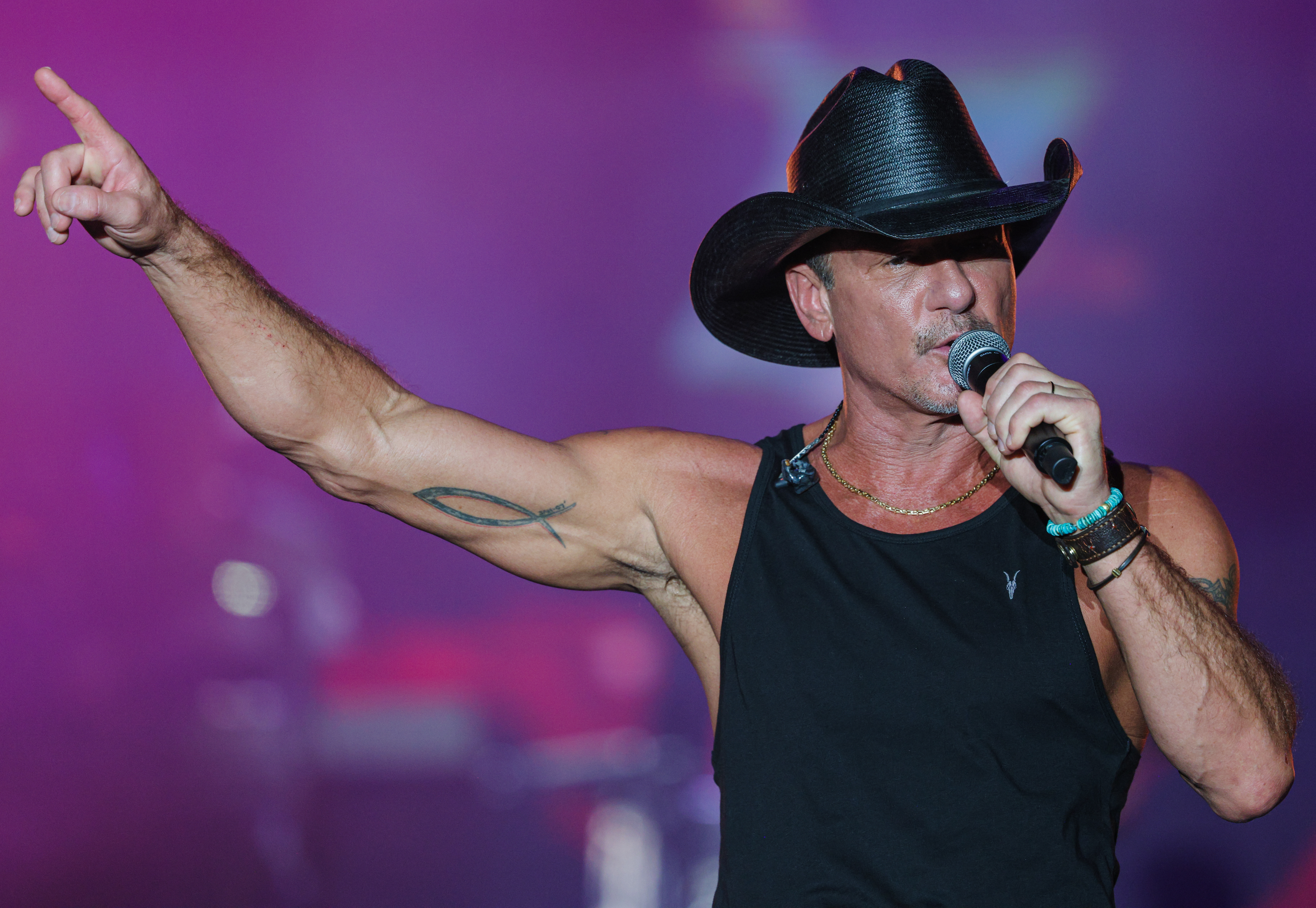 CHICAGO, IL - AUGUST 05: Tim McGraw performs during the Windy City Smokeout on August 5, 2022 in Chicago, Illinois.